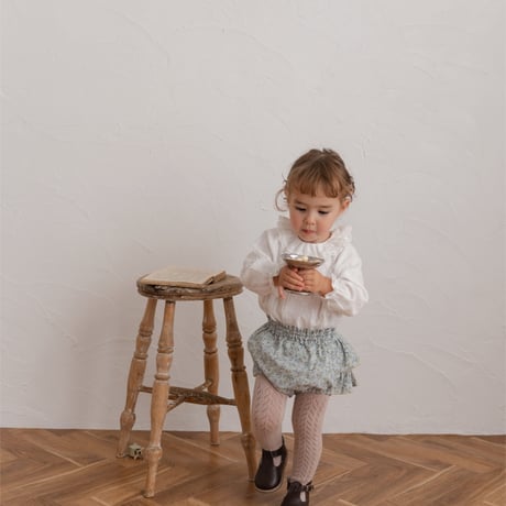 Frill bloomer / blue flower