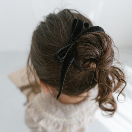 Double velvet ribbon tie