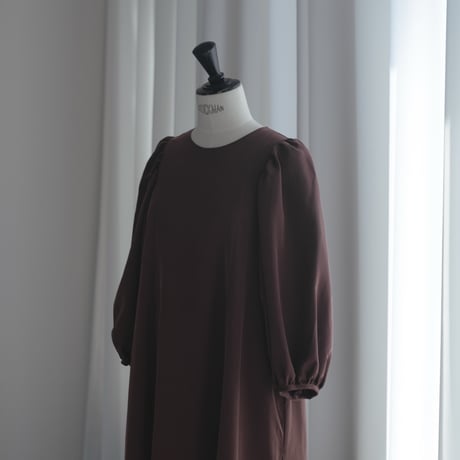 ladies Puff sleeve dress / chocolate