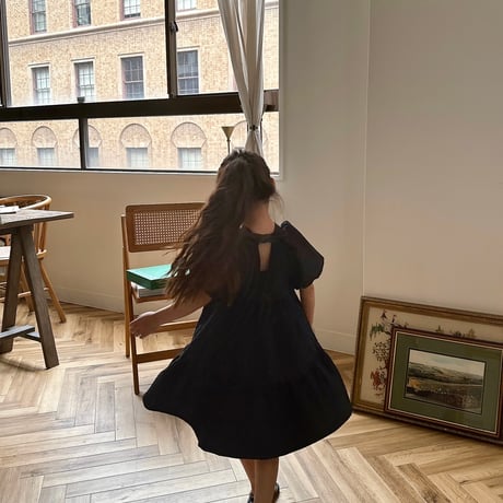 kids Back ribbon dress / black