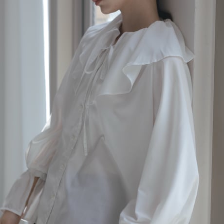 ladies Flare blouse / white