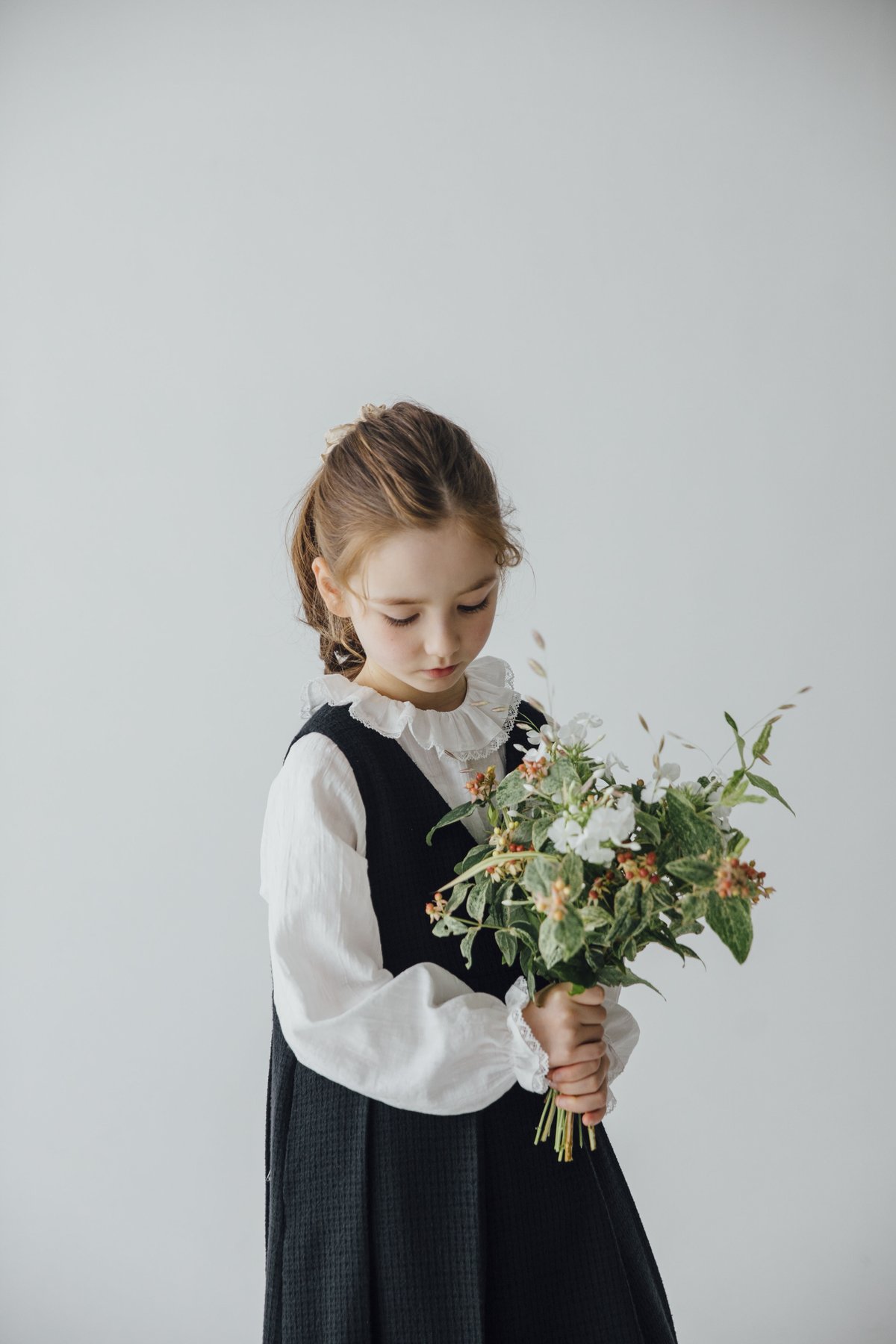Frill collar blouse / white lace | june -little Frill collar blouse / white lace | june -little