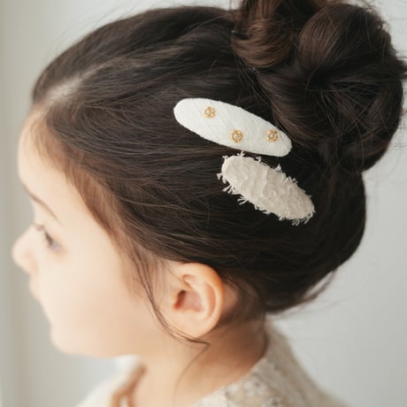 Oval pin 2 pc set / Milk & Powder petal