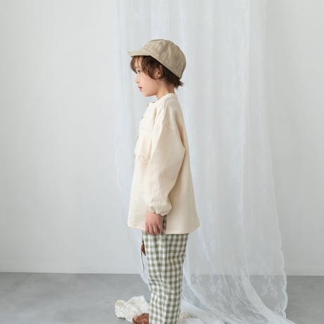 Stand over shirt / milk