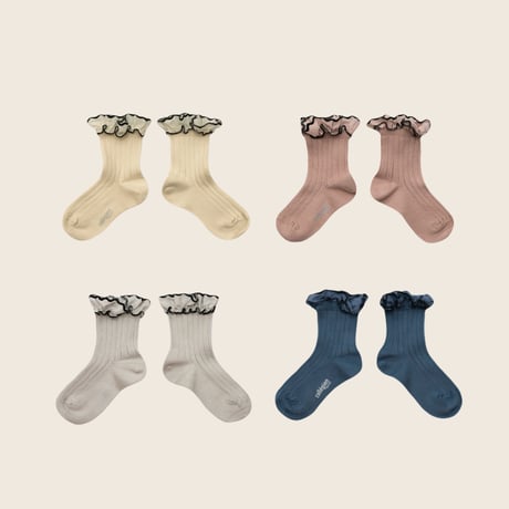 Collegien / Suzanne - Ribbed Ankle socks with Rick-Rack Ruffle