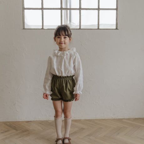 Frill collar blouse / white lace
