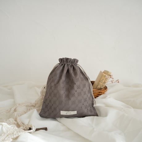 Drawstring bag / cocoa lace