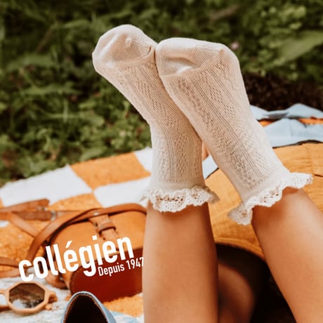 Collegien / Annette - Lightweight Pointelle Socks with Lace Frill