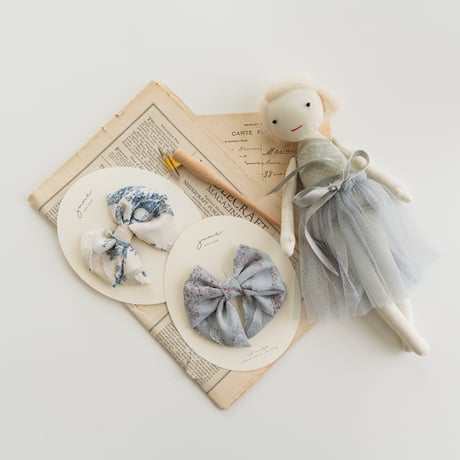 Hair ribbon pin / toile de jouy - blue