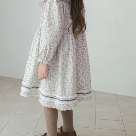 White snow dress / cream flower