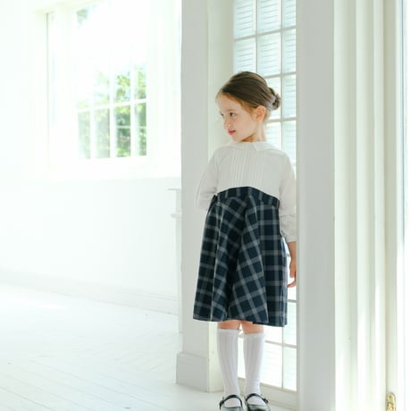 Nina / white navy