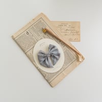 Hair ribbon pin / toile de jouy - blue
