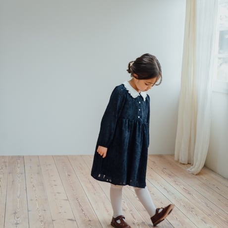 Anna / navy flower