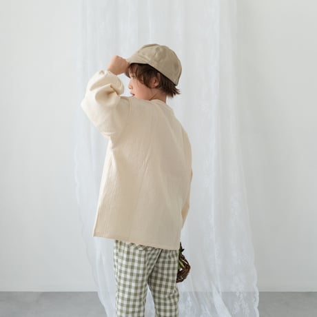 Stand over shirt / milk