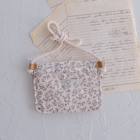 Square frill pochette / cream flower