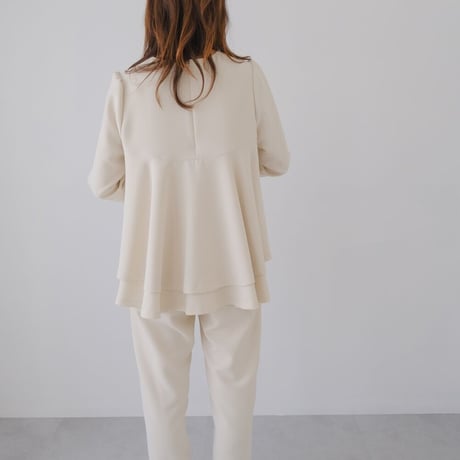 ladies Straight tuck pants / cream