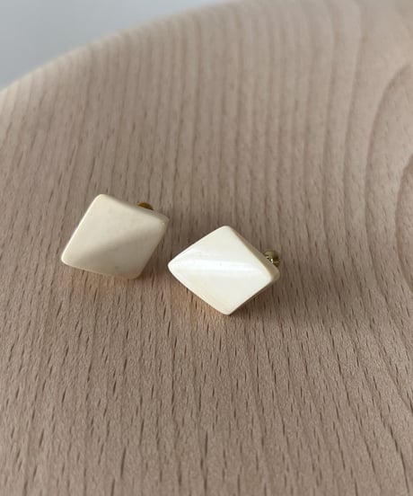 【vintage】ダイヤ型earring
