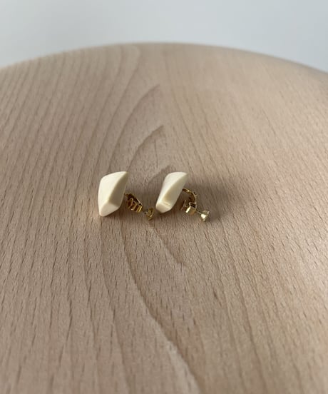 【vintage】ダイヤ型earring