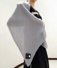 Pleated stole