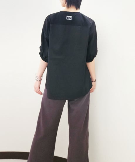 Gathered-sleeve Curved-hem Tops