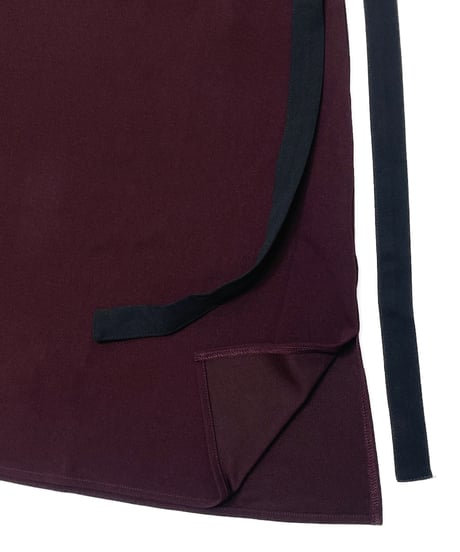 Side tape Sleeveless One-piece