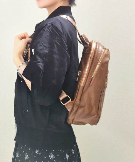 ドット&プレートバックパック