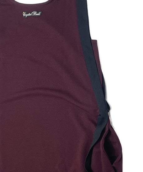 Side tape Sleeveless One-piece