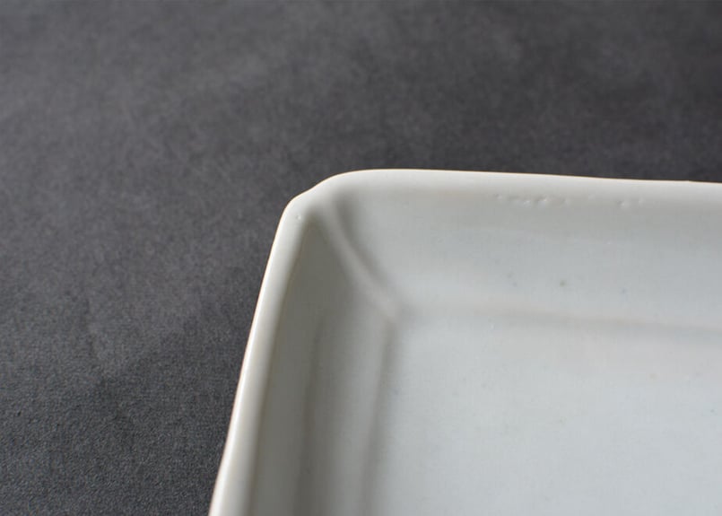 藤塚光男さんの白磁中皿2点 藤塚光男さんの白磁中皿2点