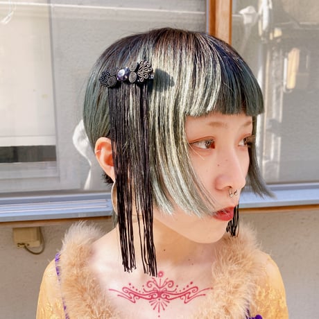 eeeee//bijou china button+fringe hair clip