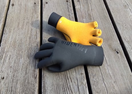 3mm ウォーターガード付き起毛スキングローブ byAIDENTIFY