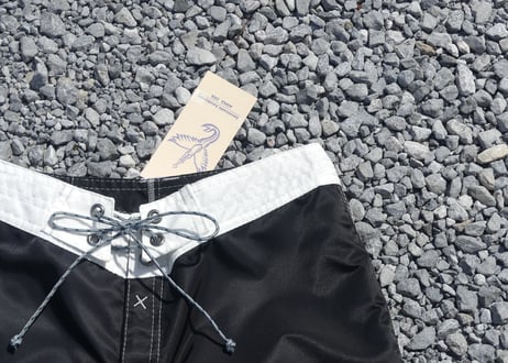Black＆White SURFTRUNKS byヘブンズバックドア