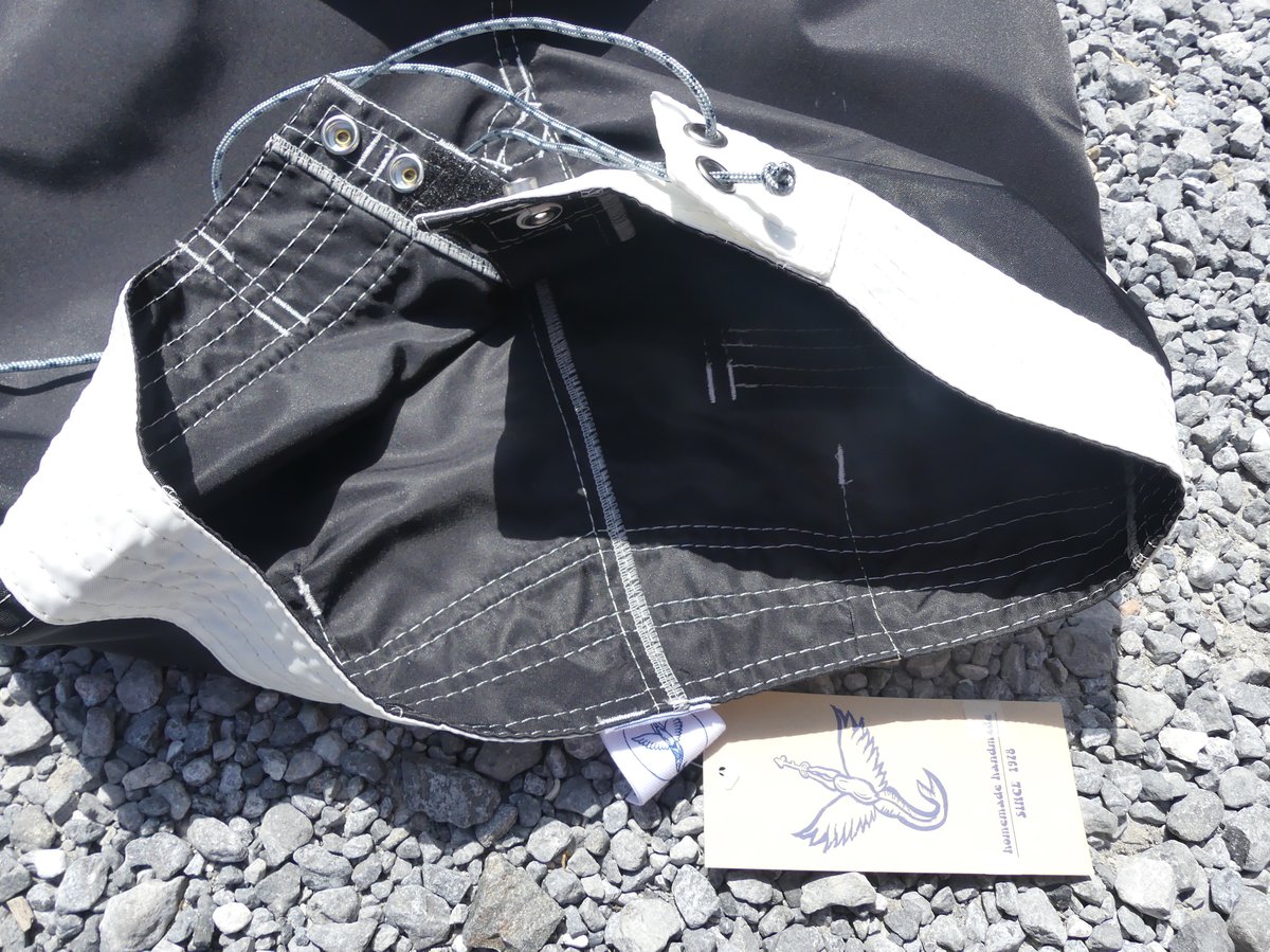 Black＆White SURFTRUNKS byヘブンズバックドア | YR オンライン
