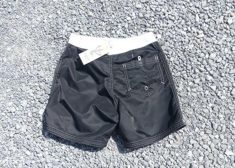 Black＆White SURFTRUNKS byヘブンズバックドア