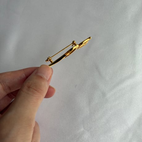Tulip brooch