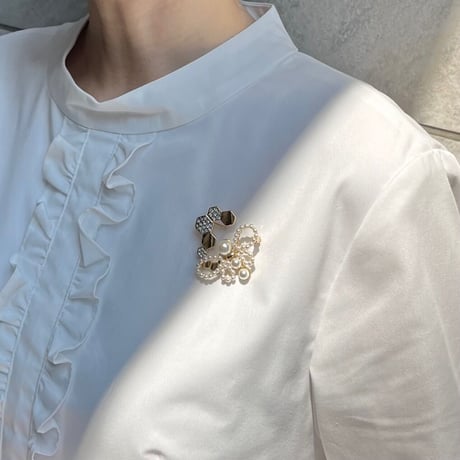Honey Bee brooch