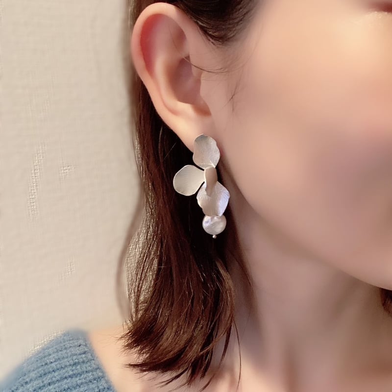 マットフラワーピアス、イヤリング | felice