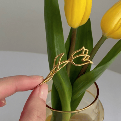 Tulip brooch