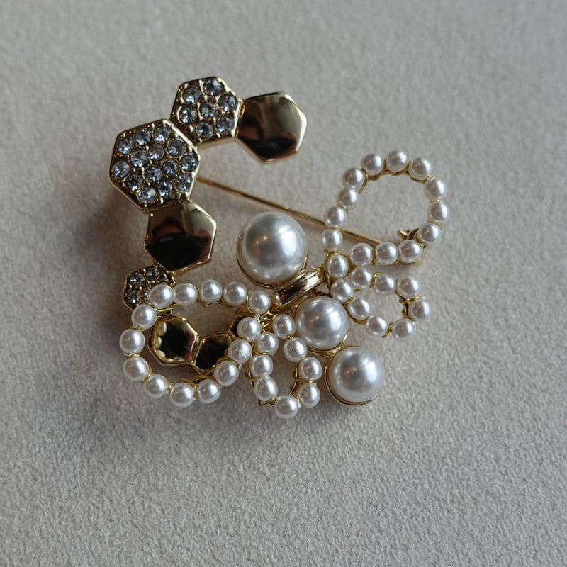Honey Bee brooch | felice