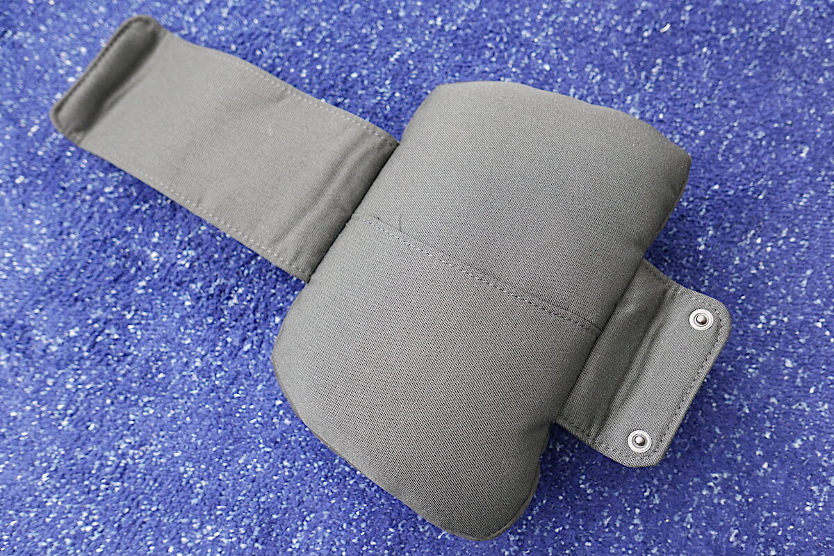 BMW純正リアシートヘッドレストクッション G05 X5 G07 X7 | Wright Co