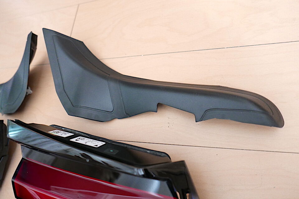 BMW純正部品 G30 G31 F90 5シリーズ用 LCIテールライト後付 BMW純正部品 G30 G31 F90 5シリーズ用 LCIテールライト後付