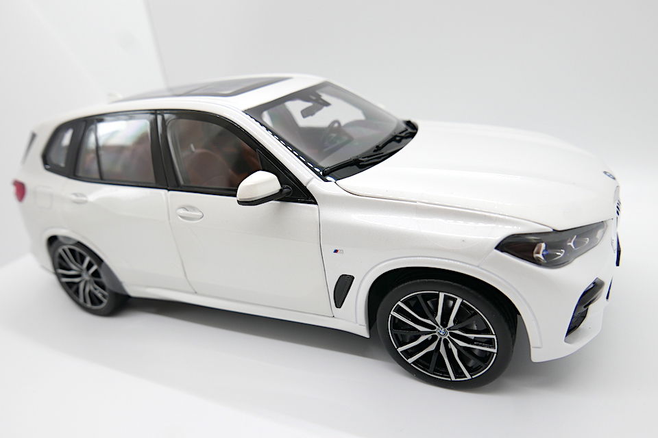 BMW純正アクセサリー ミニチュアカー BMW G05 X5 M50i サイズ 1/18 |