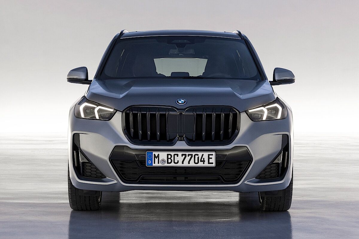 BMW純正 U11 X1 Individual ハイグロスシャドーライン ブラックグリル