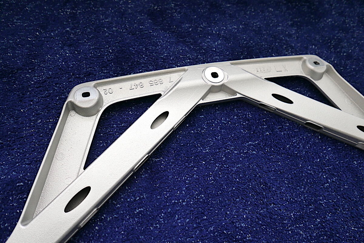 BMW純正 G82 M4 CSL 用 ストラットブレース | Wright Company Inc.