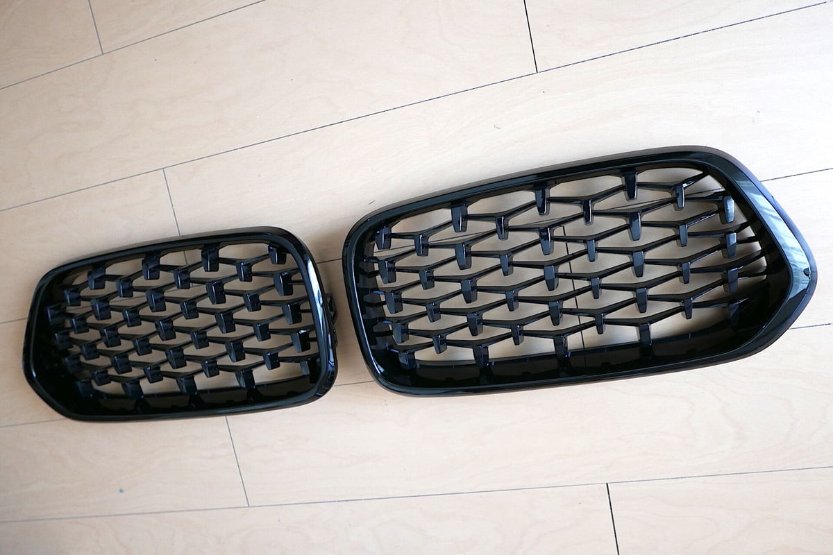 BMW純正 F39 X2 EDITION M MESHモデル用ハイグロスブラック メッシュ