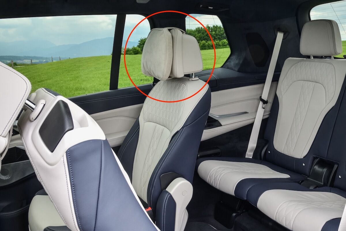 BMW純正リアシートヘッドレストクッション G05 X5 G07 X7 | Wright Co