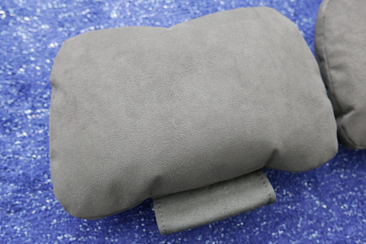 BMW純正リアシートヘッドレストクッション G05 X5 G07 X7 | Wright Co