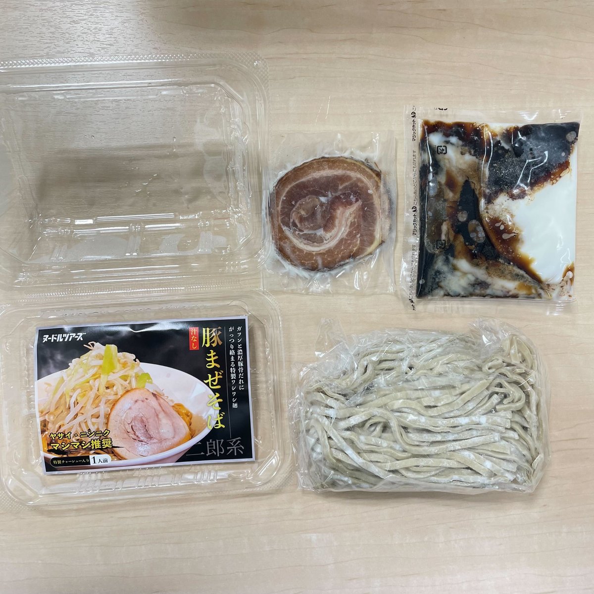 冷凍便】豚まぜそば 2食入り | ヌードルツアーズ 〜全国の人気の