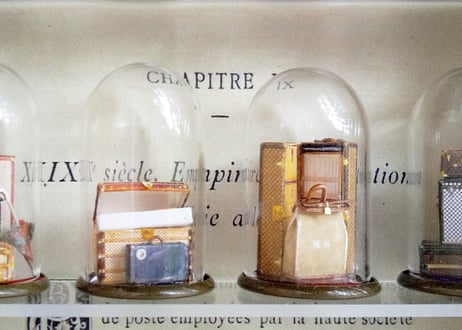 ガレット製作ペーパー・クラフトの 1894 年、L.Vuitton 「旅の本」、S≒1：48 トランクと灯りとガラス・ドーム