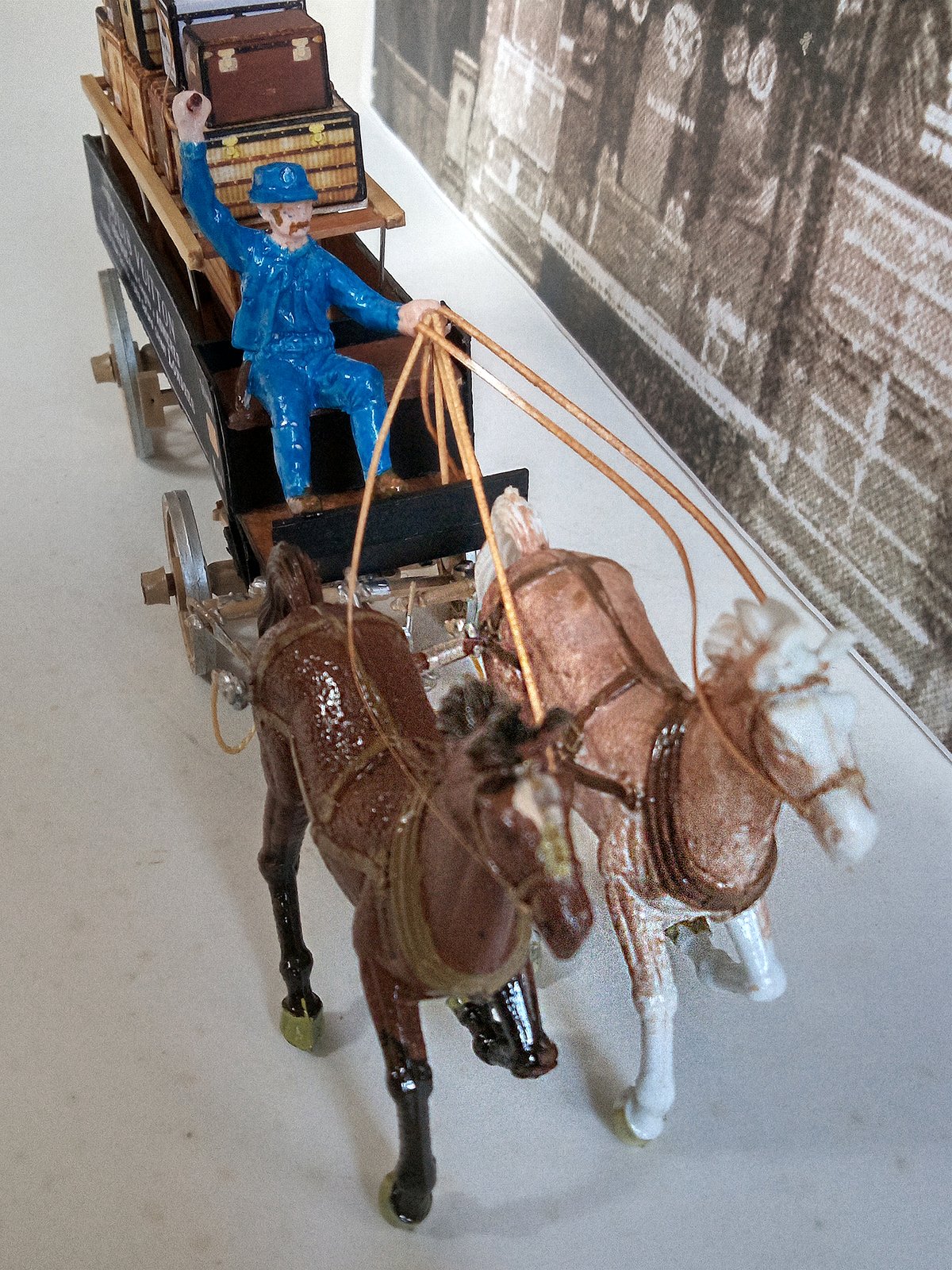 ガレット製作 ミニチュア・モデル 二頭立て ルイ・ヴィトン 運搬用馬車