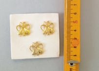 フランス、香水メーカー、ゲラン、ミツバチのピンバッジ、3点セット